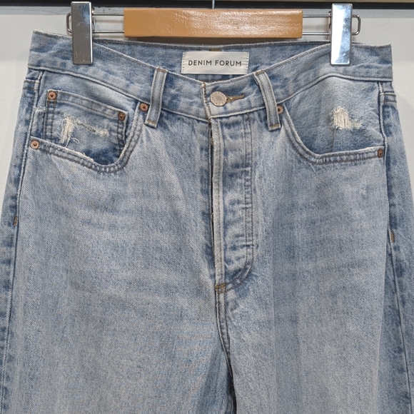 DENIM FORUM | Women's Light Wash BF High Rise Loose Straight Leg Distressed Jean - Picture 3 of 5